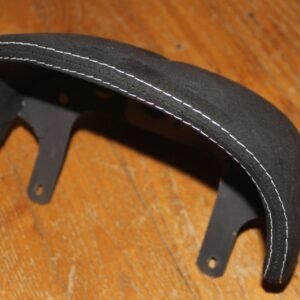 Sellerie-Lotus-Casquette-compteurs-Alcantara-noir-002