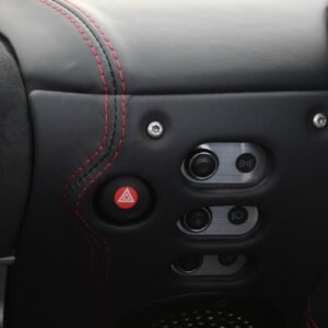 Sellerie-lotus-elise-S2-interieur-cuir-cache-haut-parleur-5