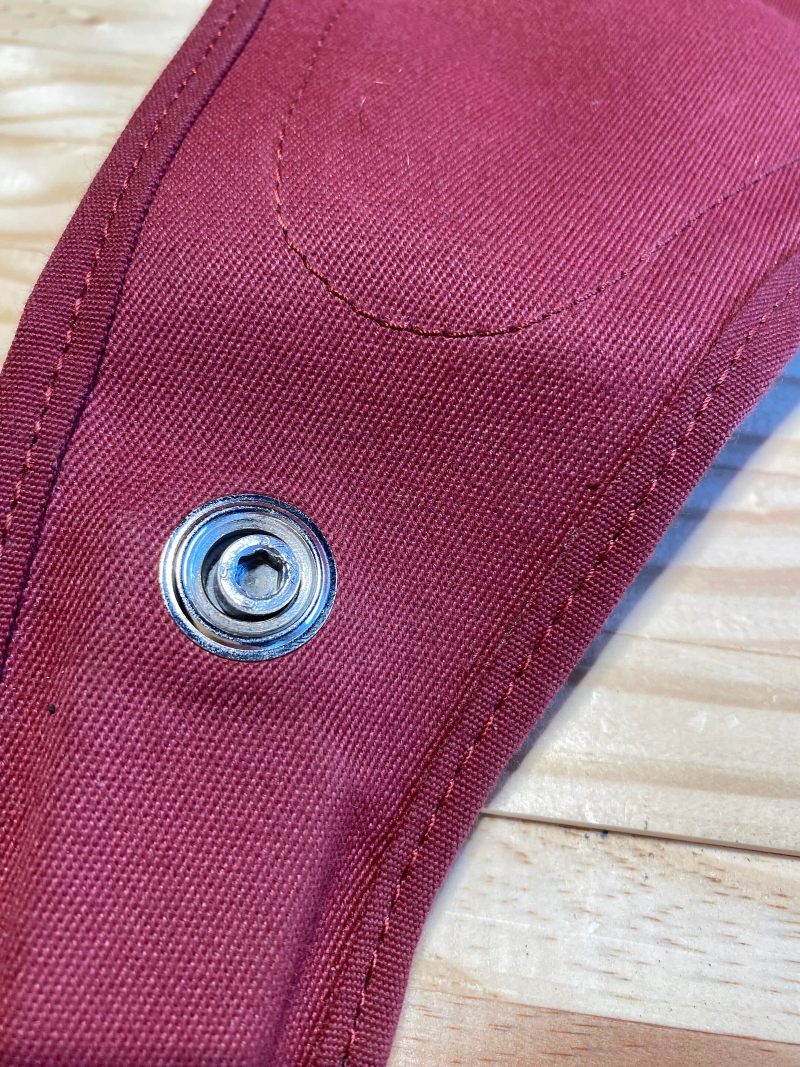 MP-Sellerie_Capote_Lotus_Elise_S1_Alpaga_Mohair_Bordeaux_coutures_polyester_grande_resistance_aux_UV