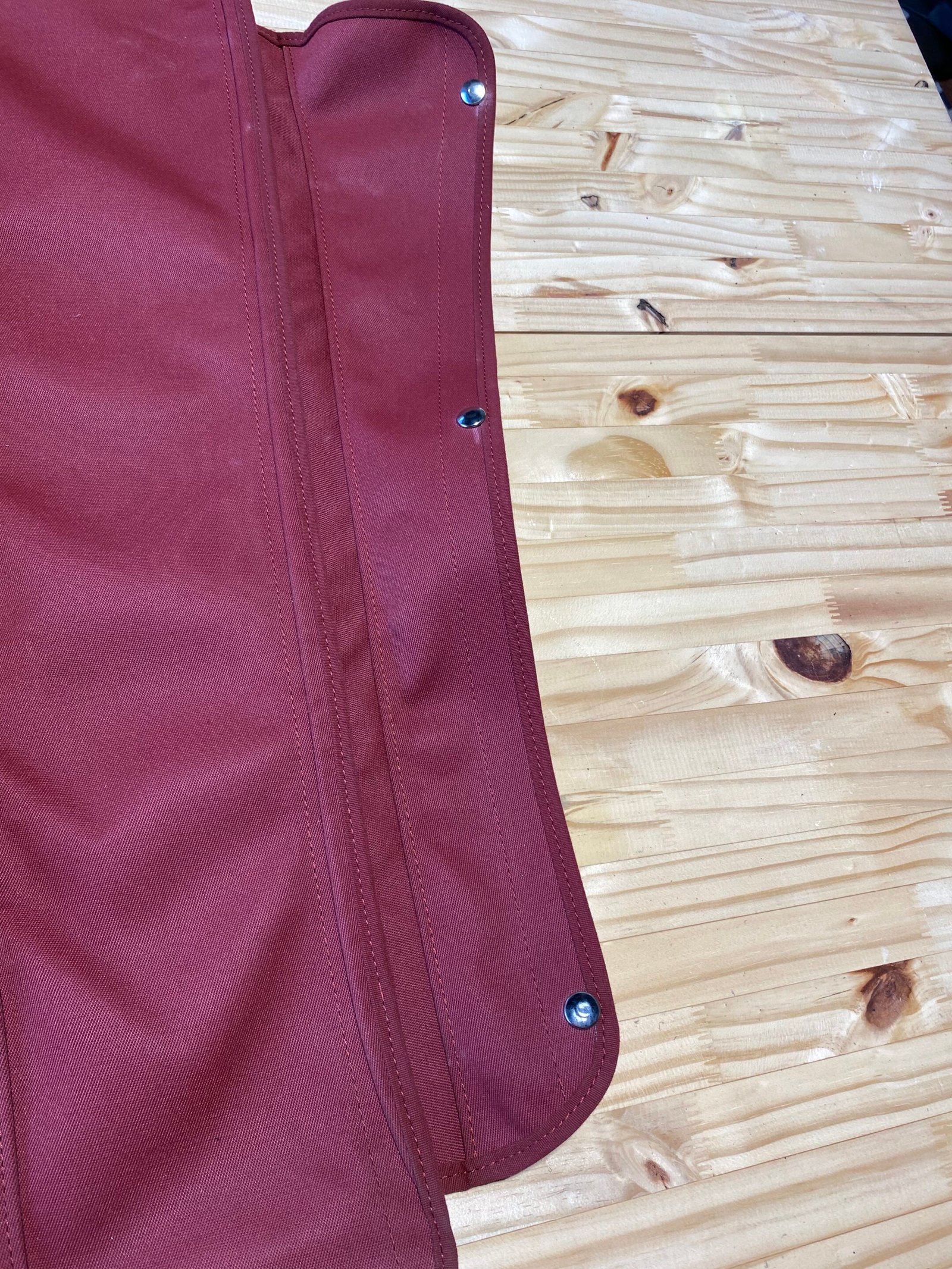 MP-Sellerie_Capote_Lotus_Elise_S1_Alpaga_Mohair_Bordeaux_pressions_inox